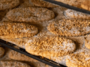A tocar de Parets: la coca de llardons que triomfa a Catalunya aquest Dijous Gras