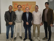 L’alcalde de Parets del Vallès visita l’empresa Dogfy Diet per explorar col·laboracions