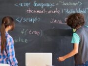 La intel·ligència artificial es consolida com a aliada del professorat a Espanya