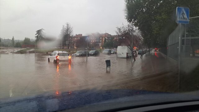 Un carrer de Granollers completament inundat. Foto: Xarxes